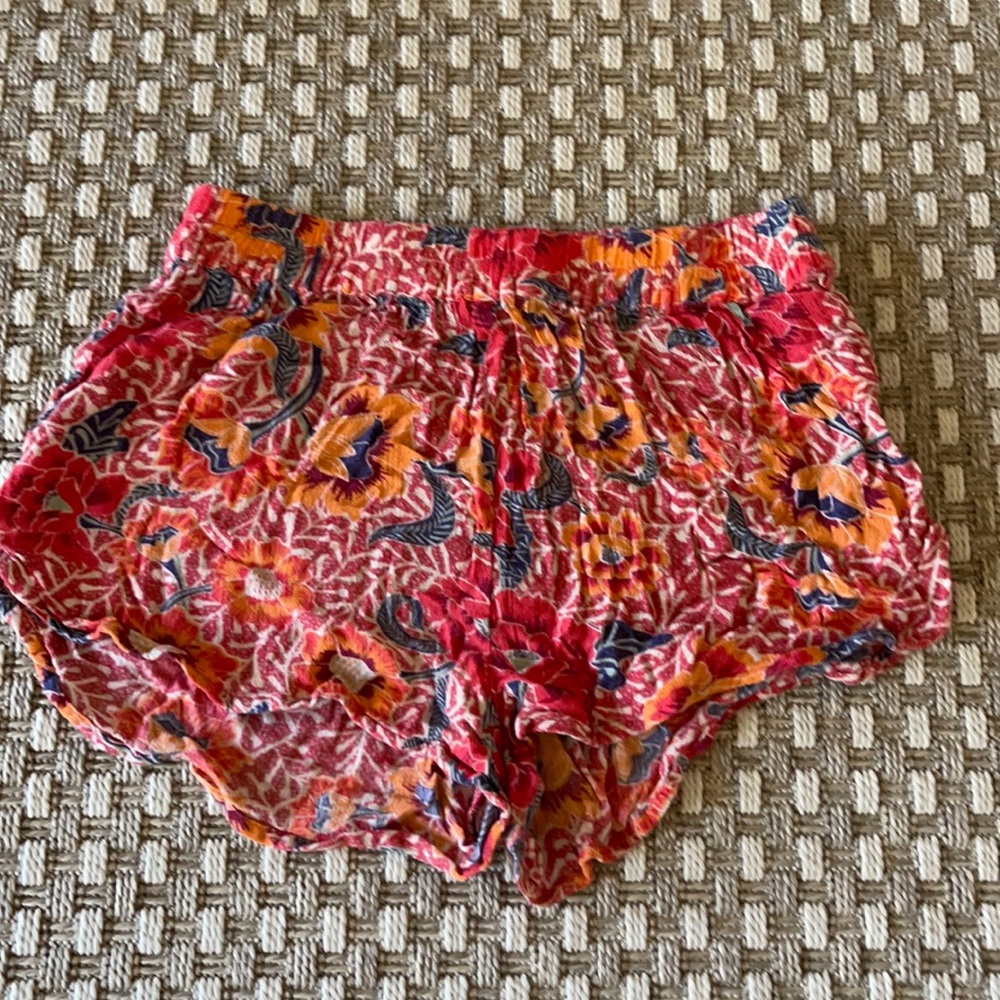 Billabong Floral Shorts 🌺🌸